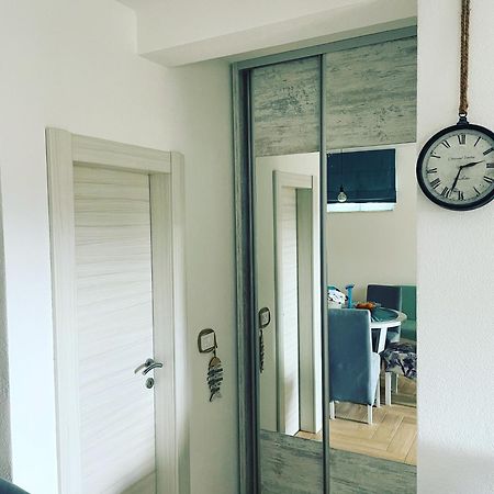 Studio Apartman Happy Home 티바트 외부 사진