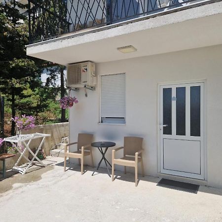 Studio Apartman Happy Home 티바트 외부 사진