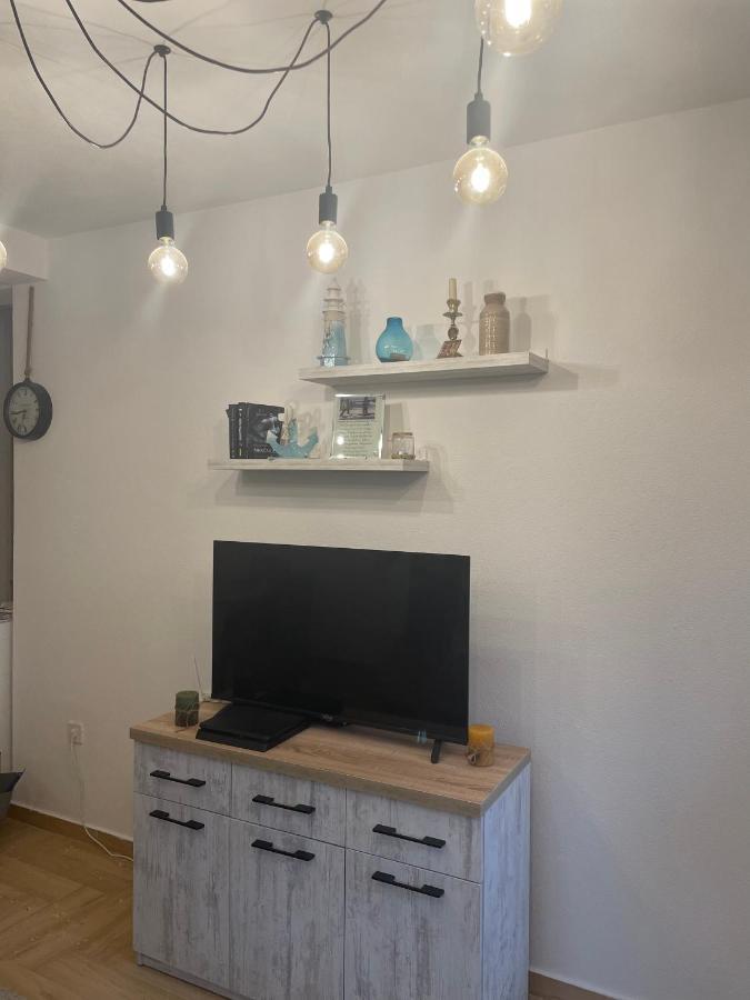 Studio Apartman Happy Home 티바트 외부 사진