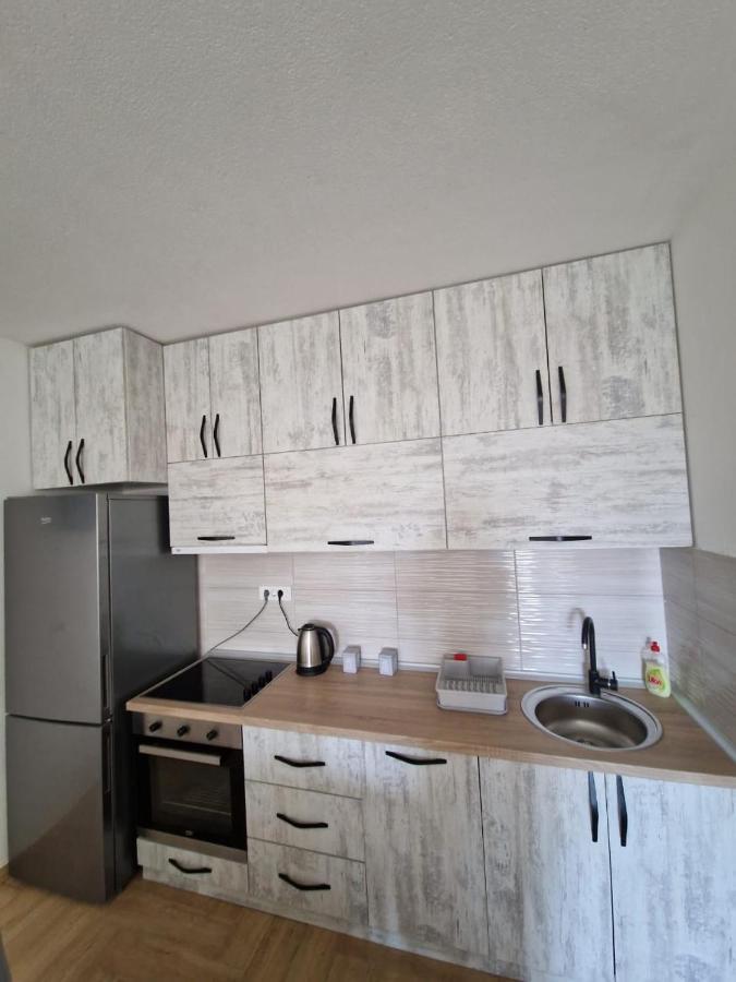 Studio Apartman Happy Home 티바트 외부 사진